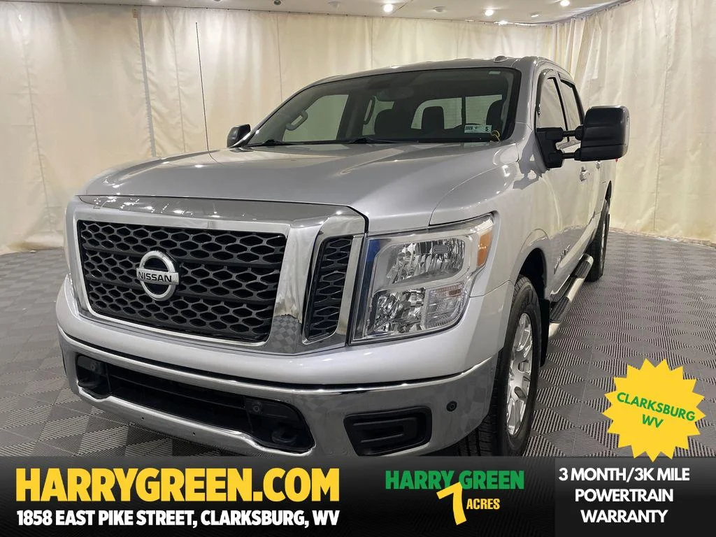 2018 Nissan Titan SV 4X4 Crew Cab's photo