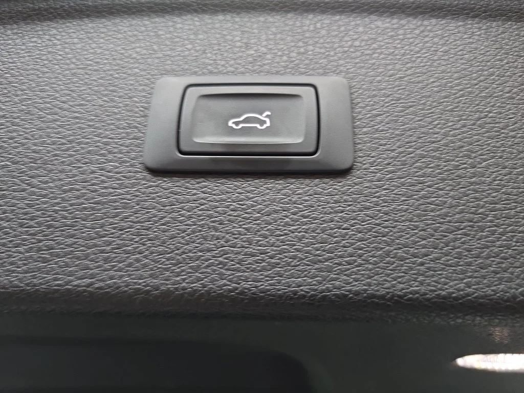 Used 2018  Audi 2.0T Premium image 16