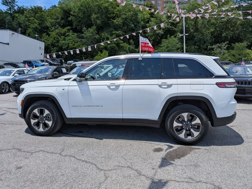 Used 2023 White Jeep 4xe image 11