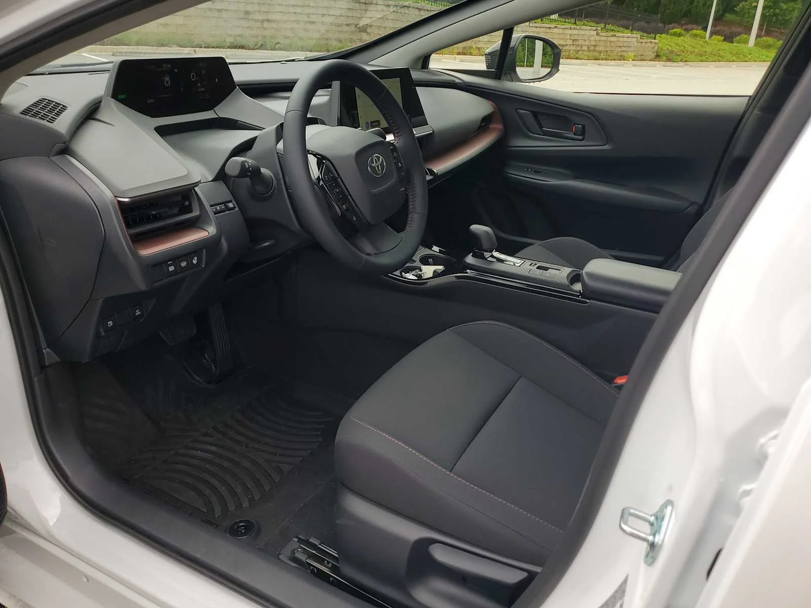 New 2026 Wind Chill Pearl Toyota SE image 14