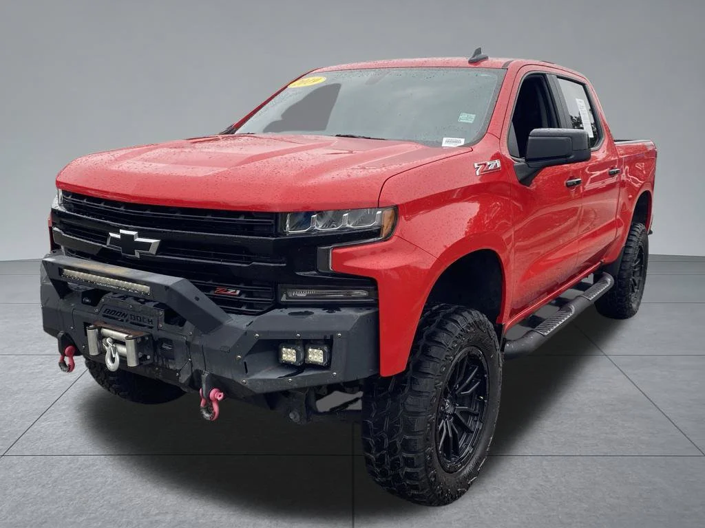 Used 2019 Red Chevrolet LT Trail Boss image 2