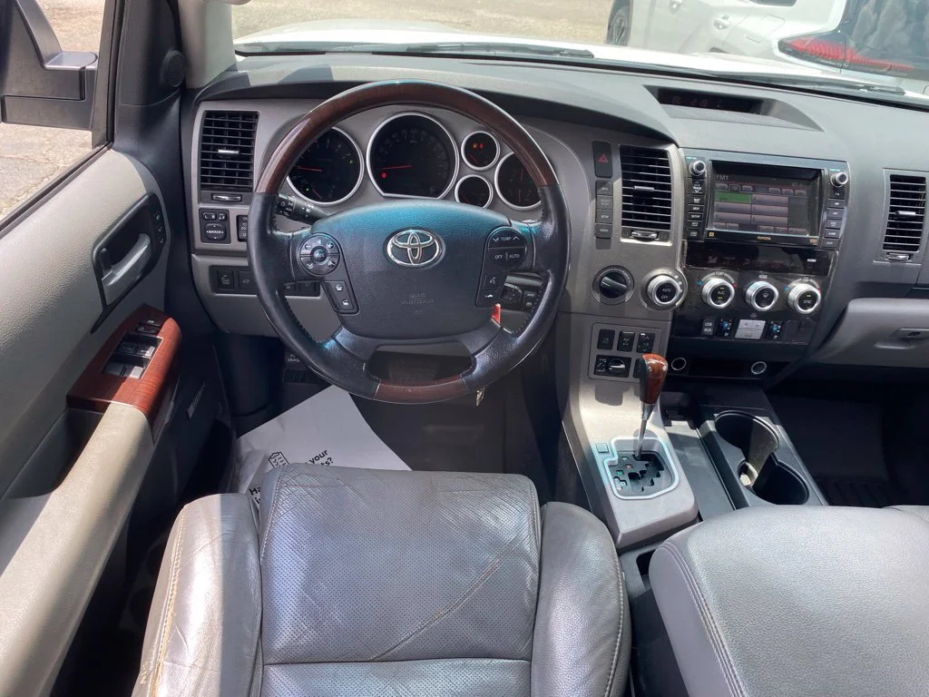 Used 2012 White Toyota Platinum image 9