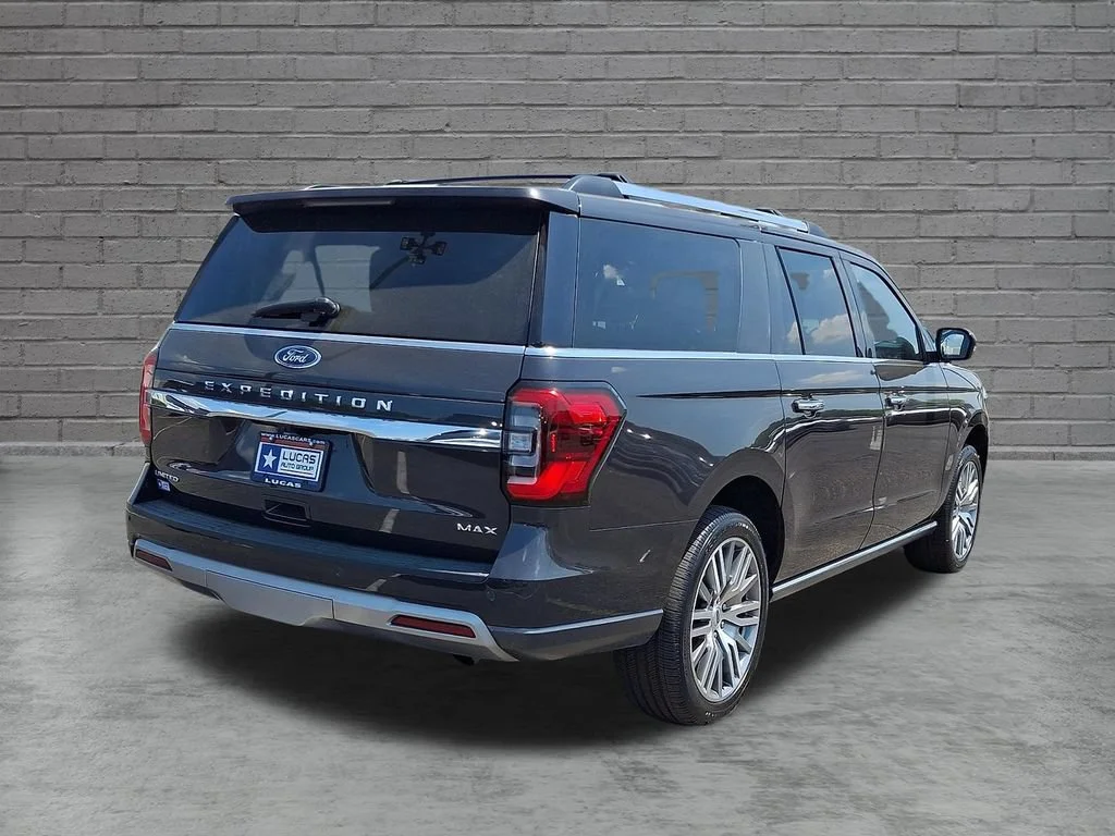 Used 2024  Ford Limited image 11