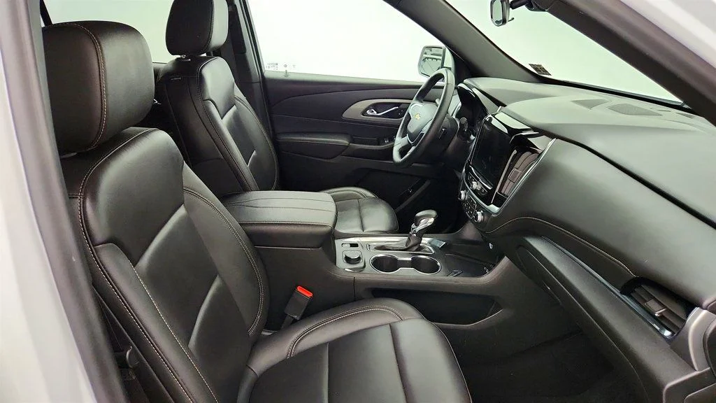 Used 2023 Summit White Chevrolet AWD 4dr LT Leather image 23