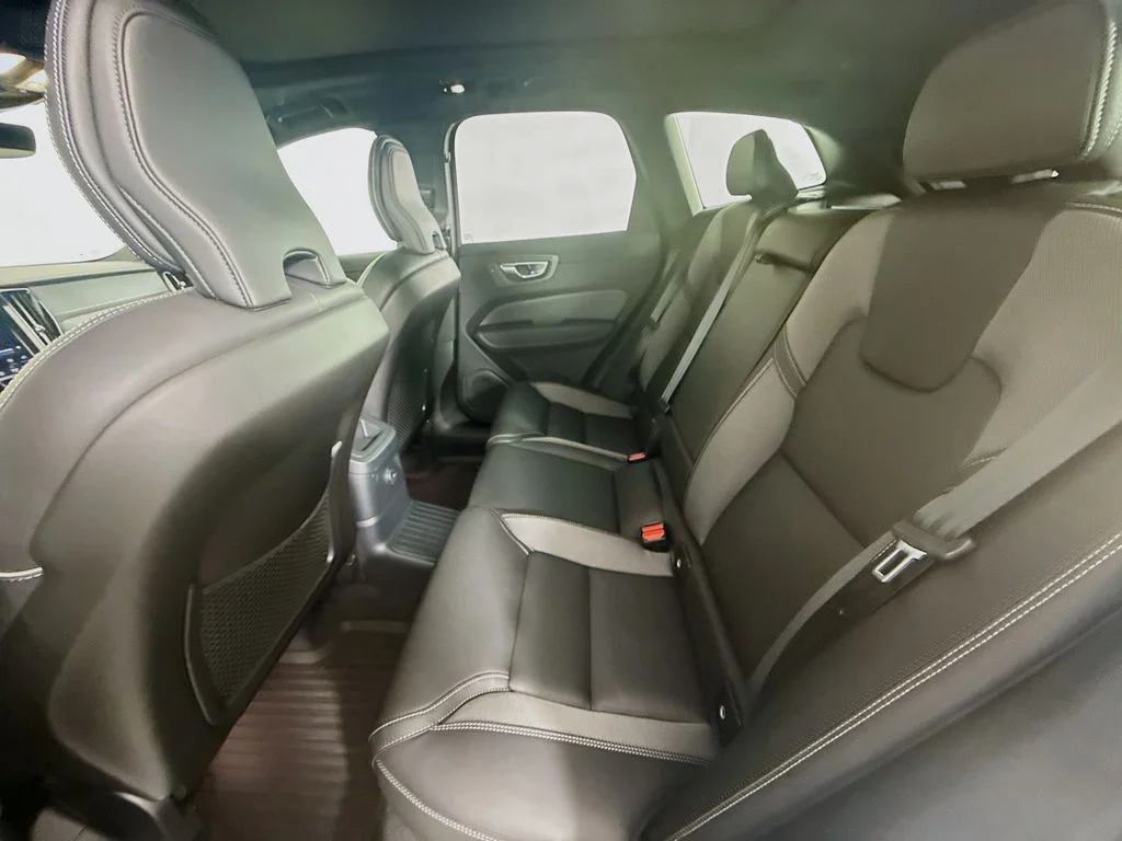Certified Used 2024 Crystal White Volvo Ultimate image 21