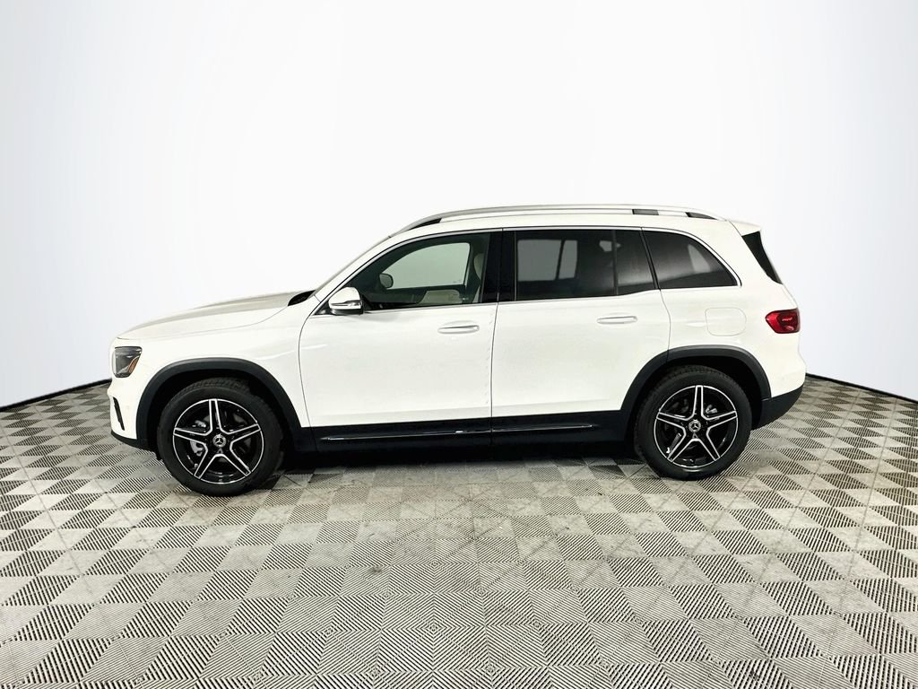 New 2026 Polar White Mercedes-Benz GLB 250 image 4