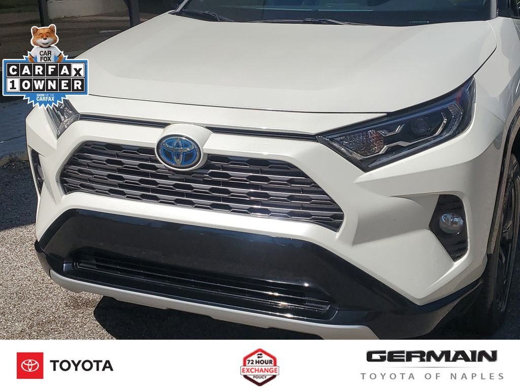 Used 2021 White Toyota XSE image 15