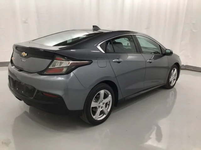 Used 2018 SATIN STEEL METALLIC Chevrolet LT image 4