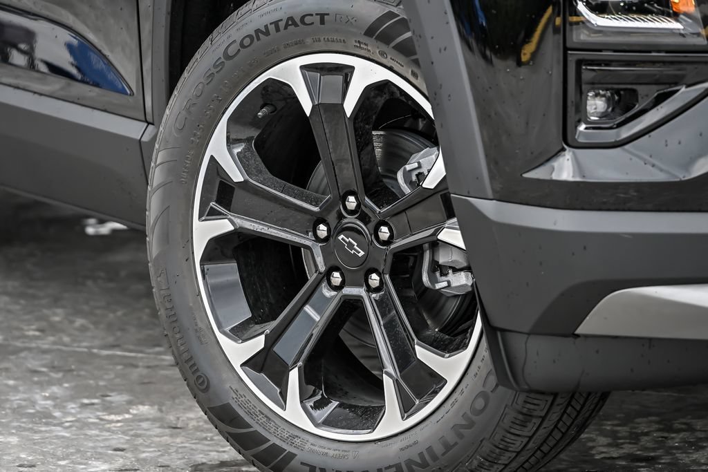 New 2027 Mosaic Black Metallic Chevrolet LT image 4