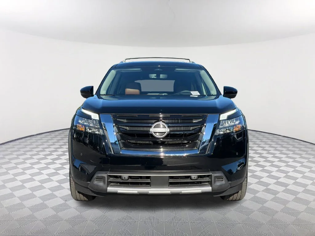 Used 2025 Black Nissan Platinum image 2