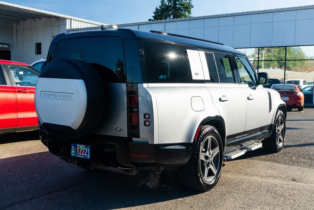 Used 2023  Land Rover X-Dynamic SE image 6