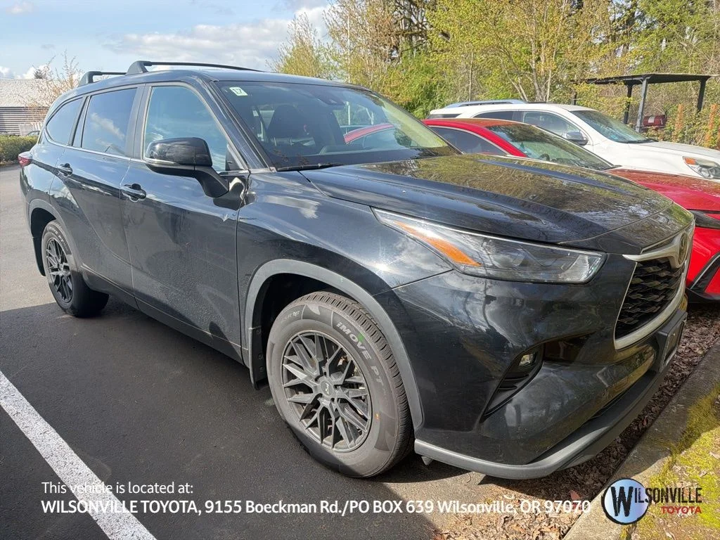2023 Toyota Highlander LE