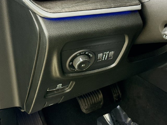 Used 2023 Black Jeep Overland image 8