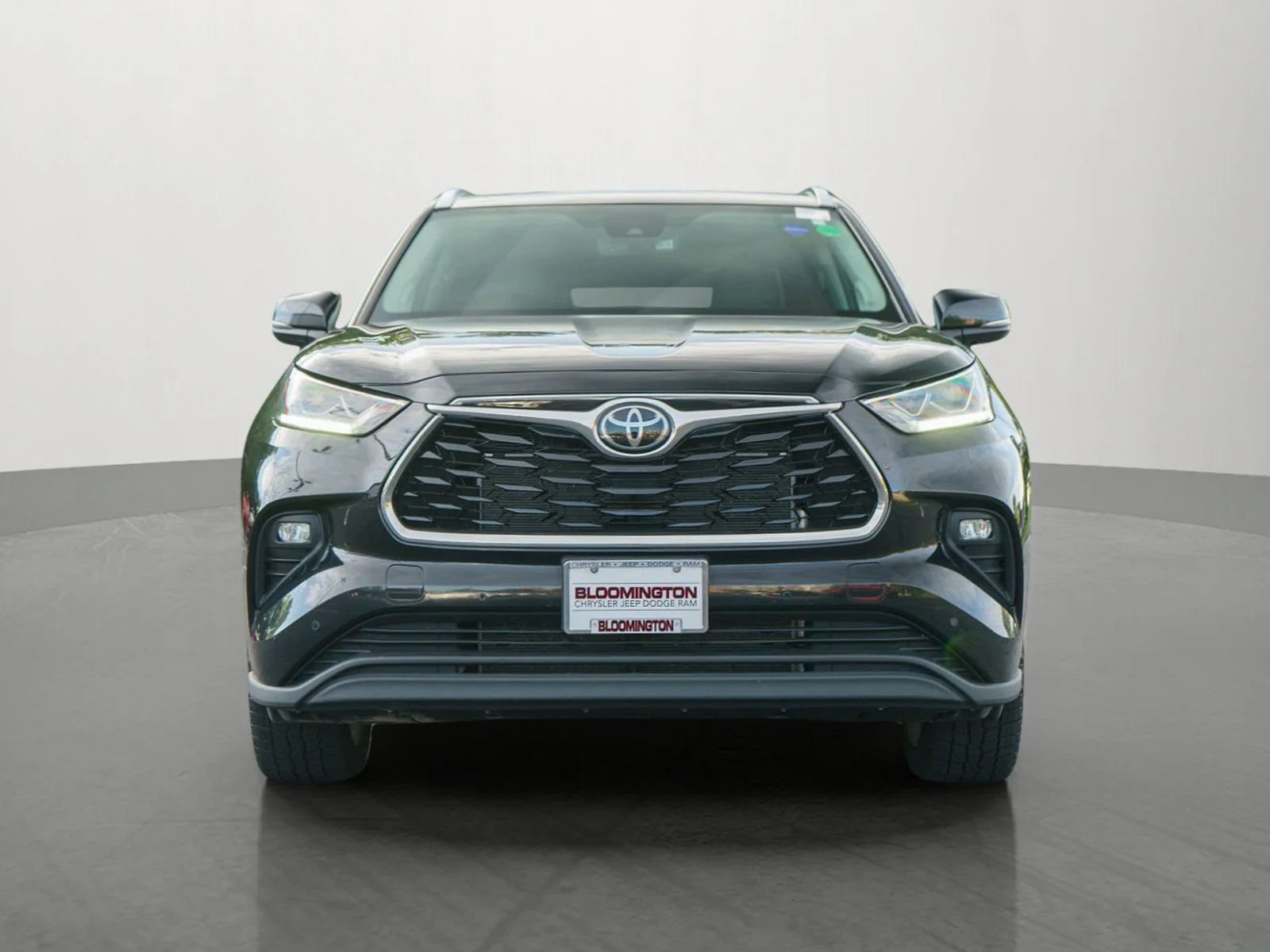 Used 2024 Toyota Highlander Limited with VIN 5TDKDRBHXRS542351 for sale in Minneapolis, Minnesota