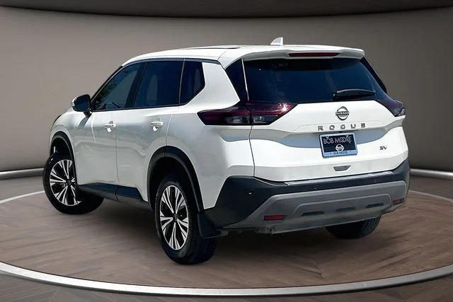 Used 2023 White Nissan SV image 11