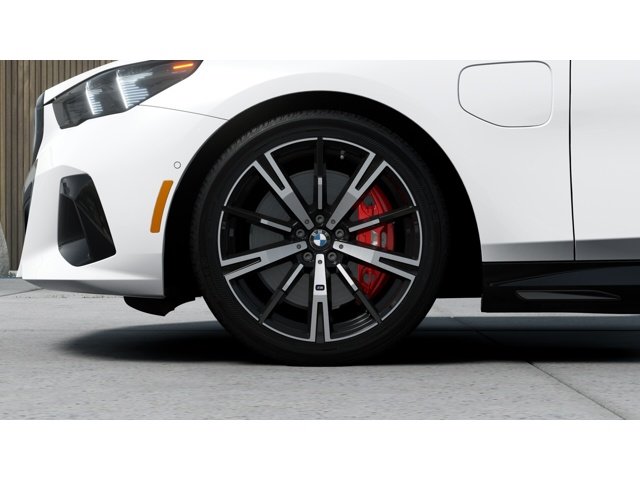 New 2027 Mineral White Metallic BMW 550e image 7