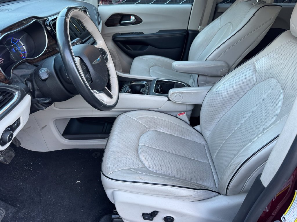 Used 2021 Red Chrysler Limited image 11