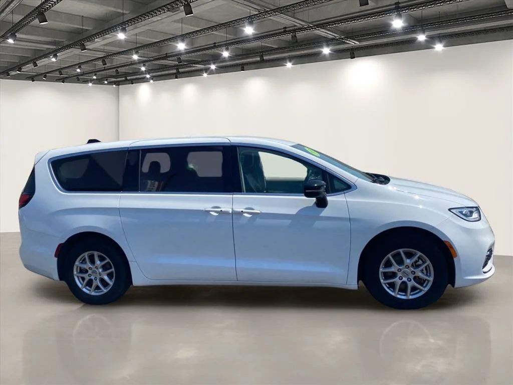 Used 2024 Bright White Clearcoat Chrysler Touring L image 8