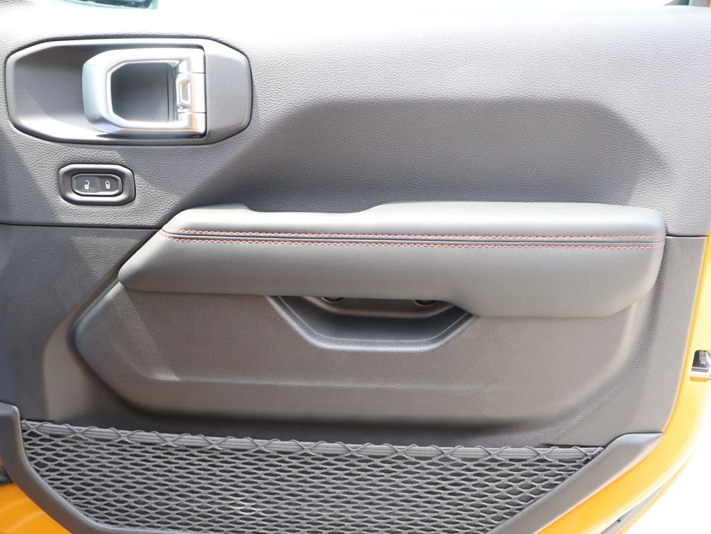 New 2026 Goldilocks Exterior Paint Jeep Rubicon image 8