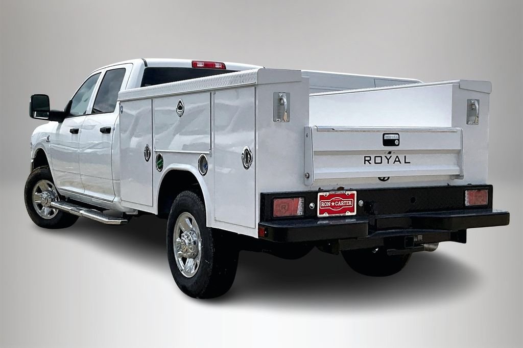 New 2024 Ram 3500 Tradesman 4D Crew Cab