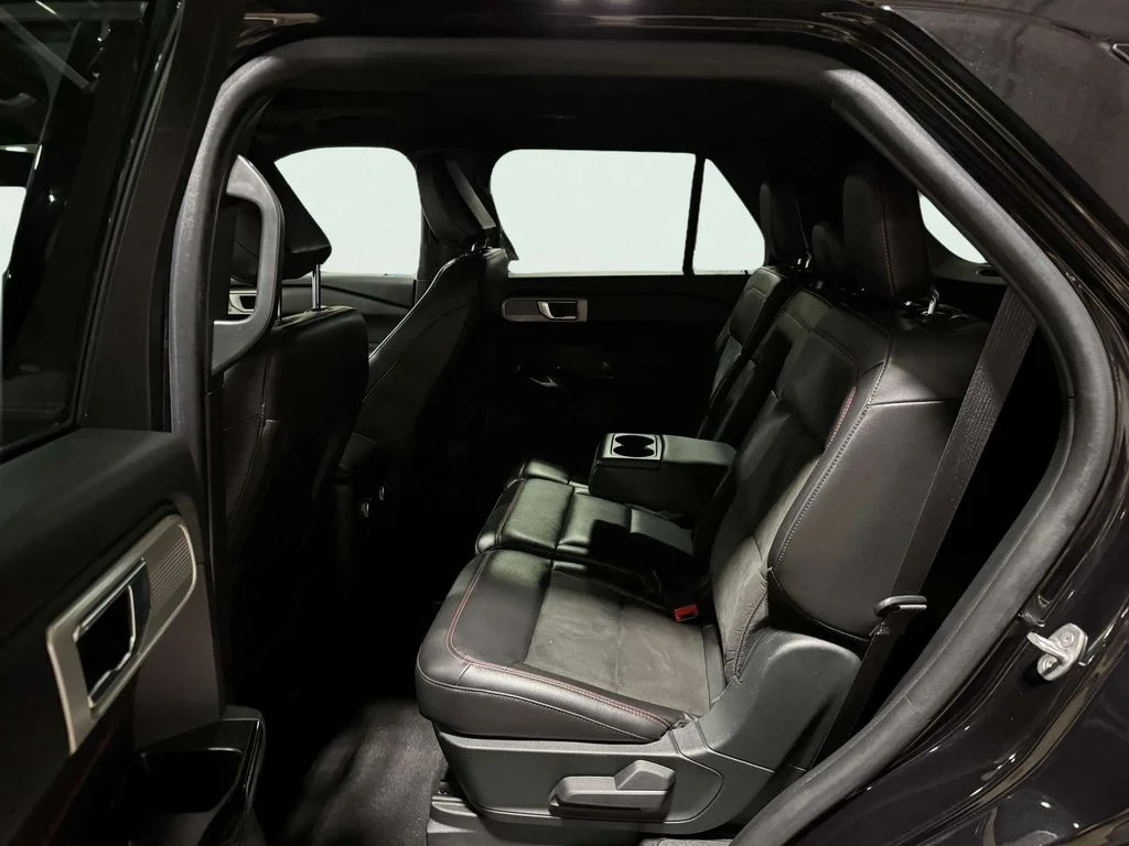 Used 2022 Agate Black Metallic Ford ST-Line image 25