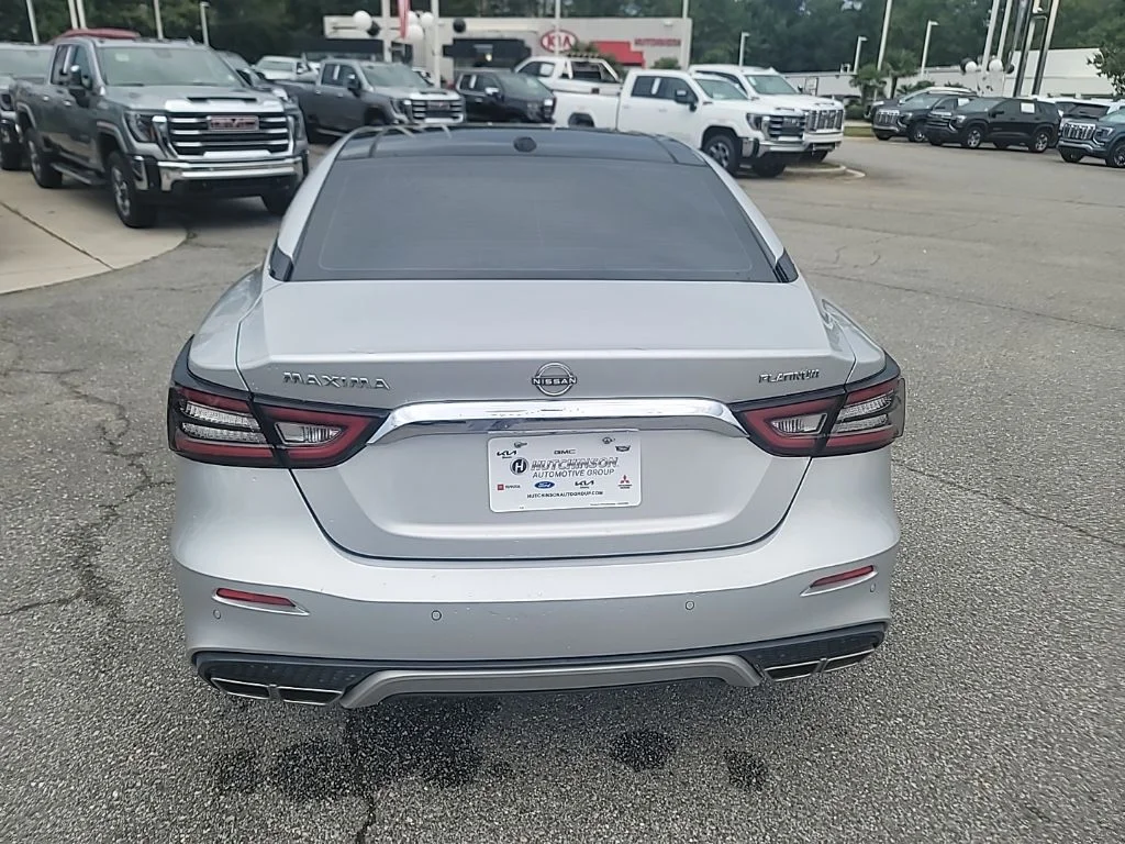 Used 2023 Silver Nissan Platinum image 6
