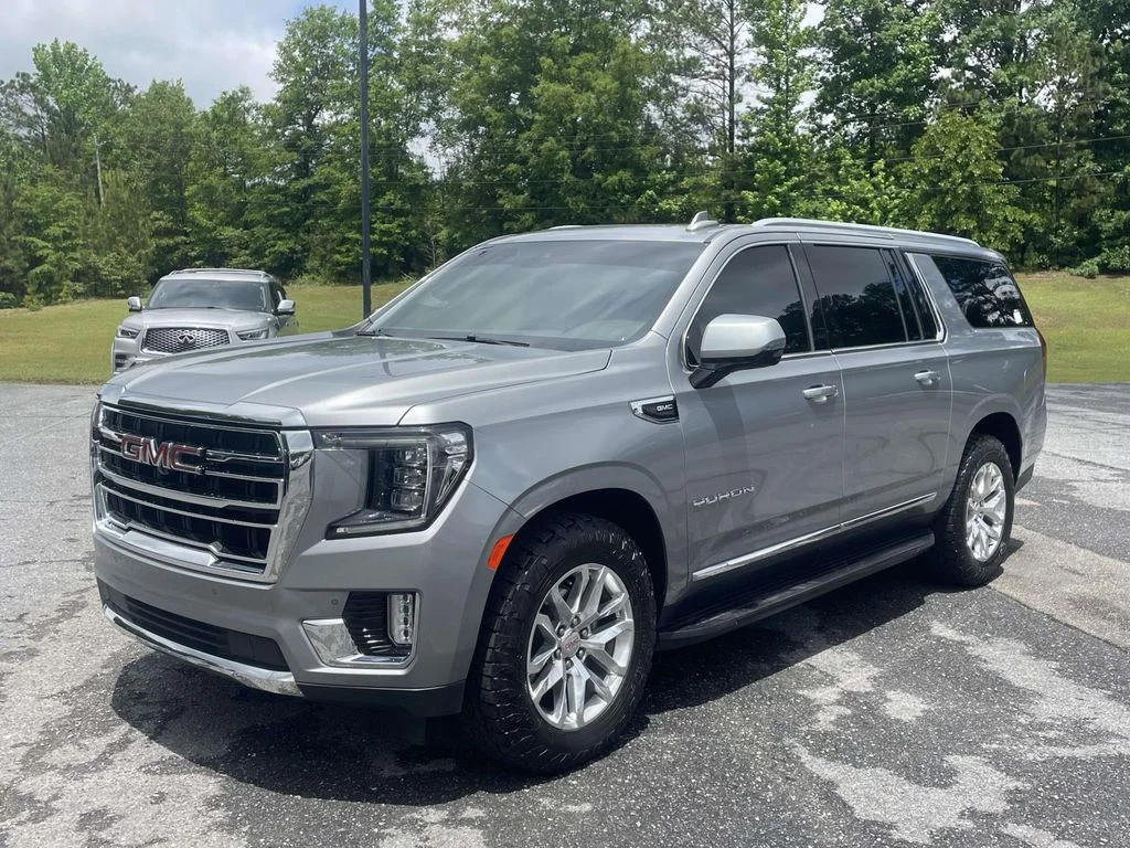 Used 2023 Sterling Metallic GMC SLT image 5