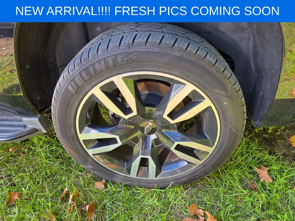 Used 2019 BLACK Chevrolet LT image 4