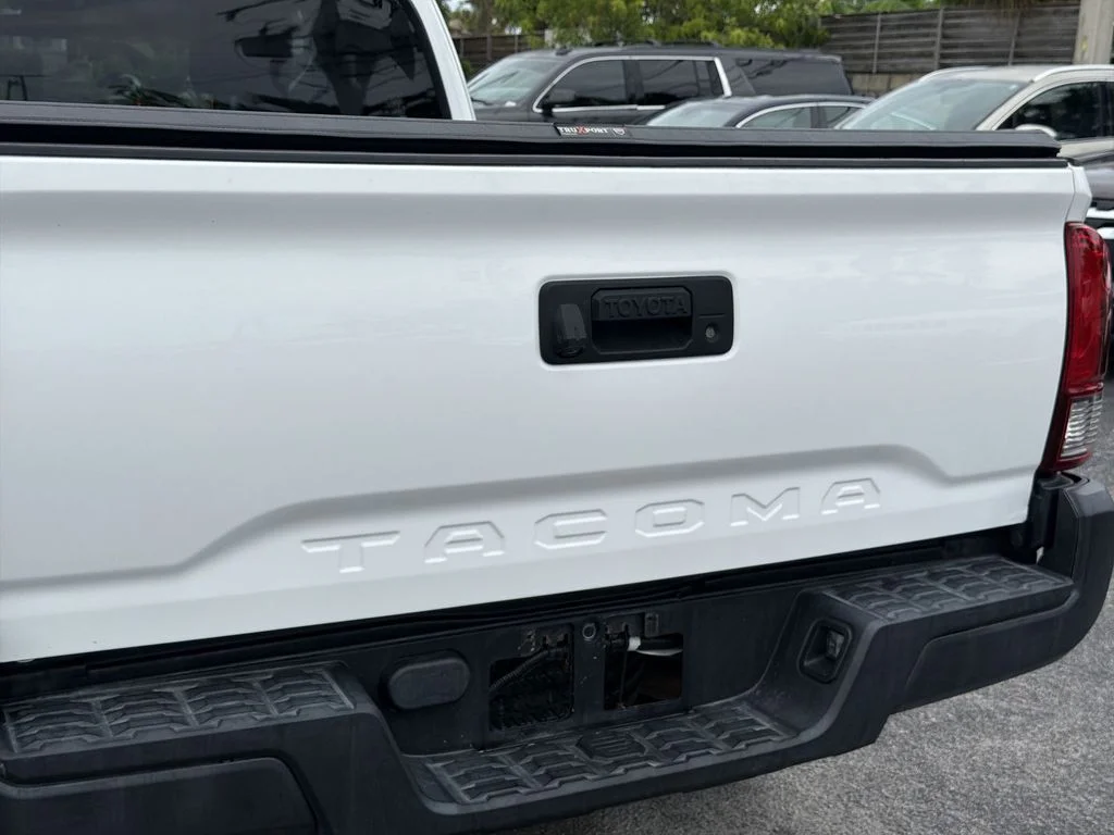 Used 2019 White Toyota SR image 37