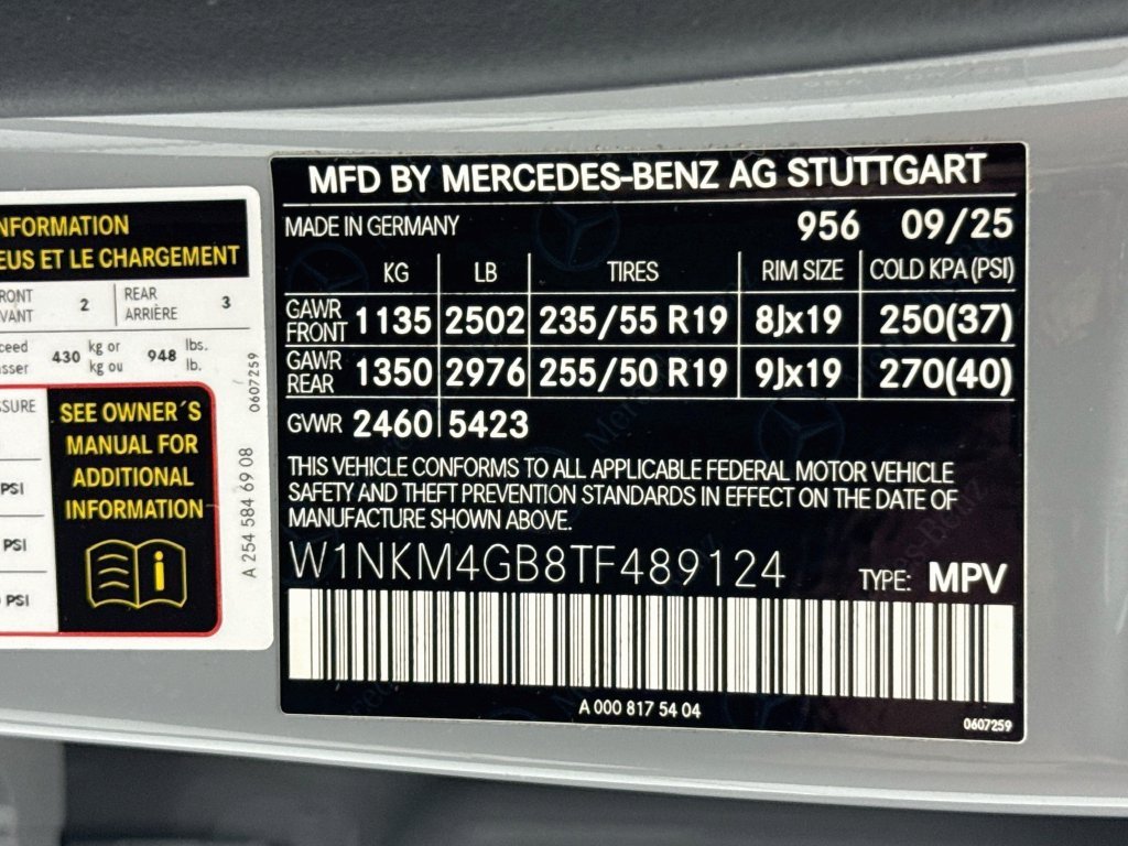 Certified Used 2026 MANUFAKTUR Alpine Gray Mercedes-Benz GLC 300 image 33