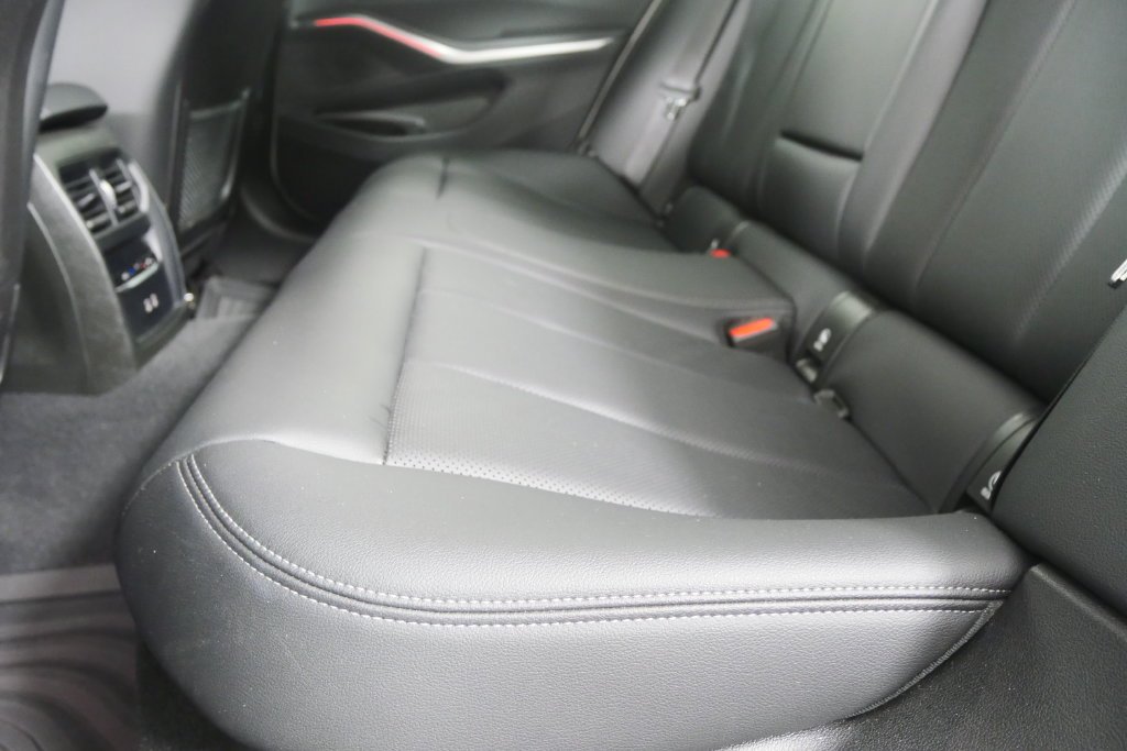 Used 2022 Alpine White BMW M340i image 14