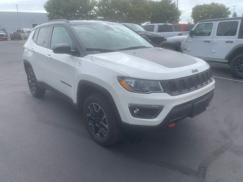 Used 2019 White Clearcoat Jeep Trailhawk image 5