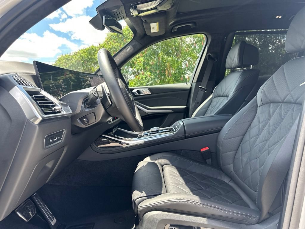 New 2026 Mineral White Metallic BMW xDrive40i image 15