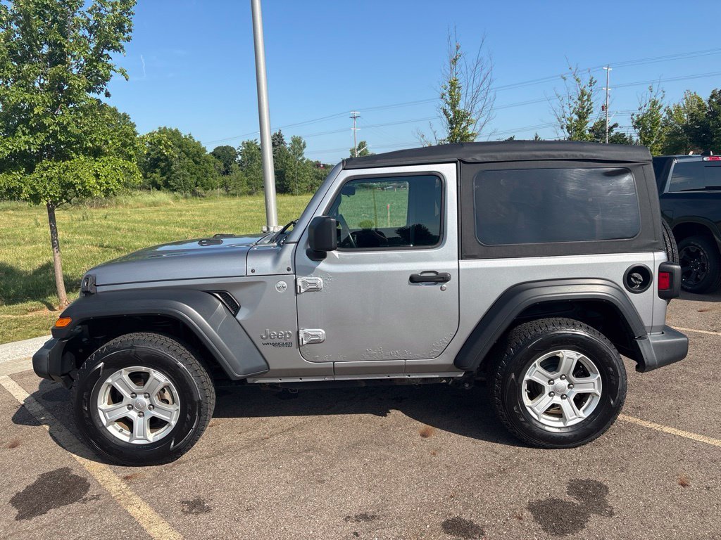 Used 2019 Silver Jeep Sport S image 4