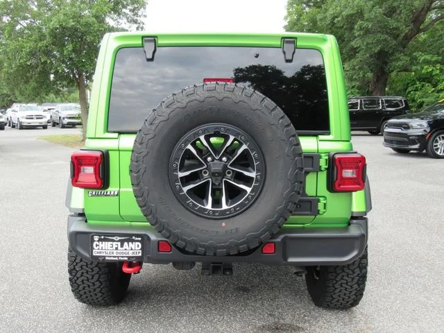 Certified Used 2025  Jeep Rubicon image 6