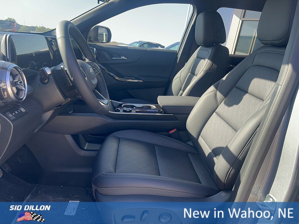 2027 Chevrolet Equinox LT - Photo 8