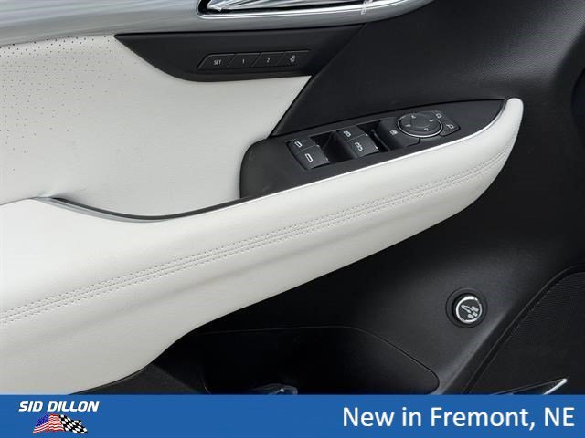 New 2026 Quartz Blue Metallic Buick Avenir image 15