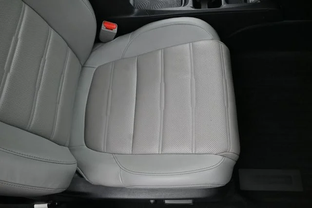 Used 2018 Red Honda EX-L image 30