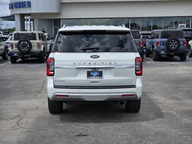 Used 2022 White Metallic Ford  image 6