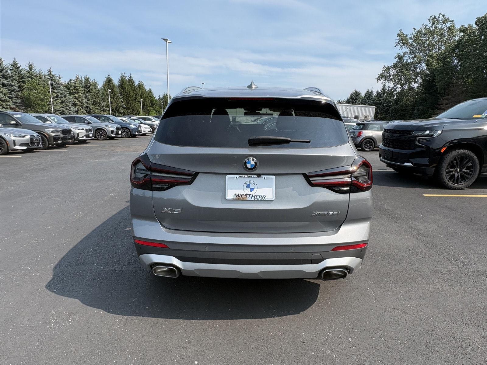 Used 2024 Skyscraper Grey Metallic BMW xDrive30i image 4