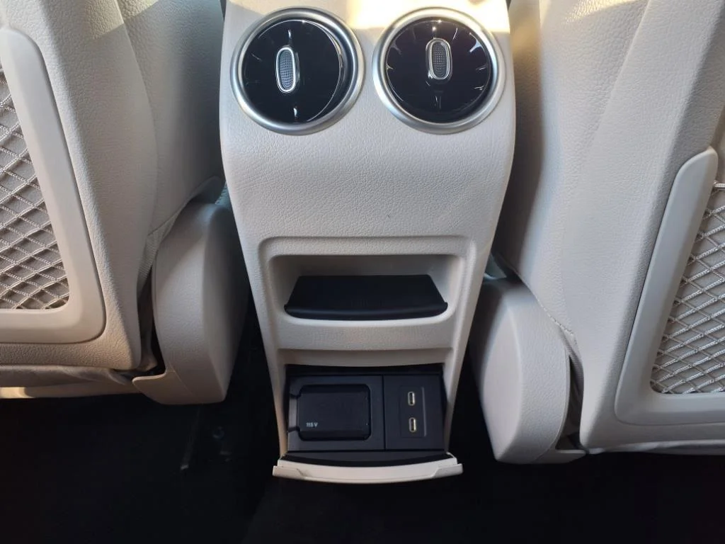 Certified Used 2025 Polar White Mercedes-Benz GLA 250 image 25