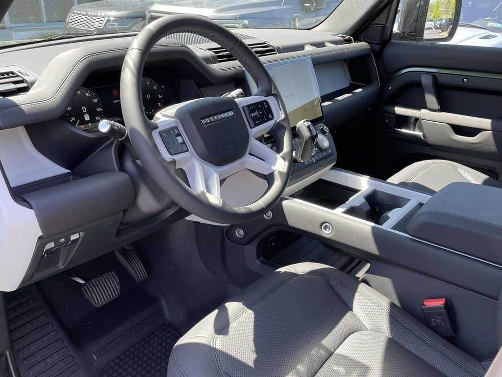 New 2026 Woolstone Green Land Rover S image 13