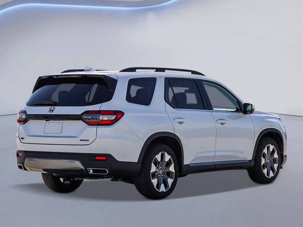New 2026 Platinum White Pearl Honda Touring image 4