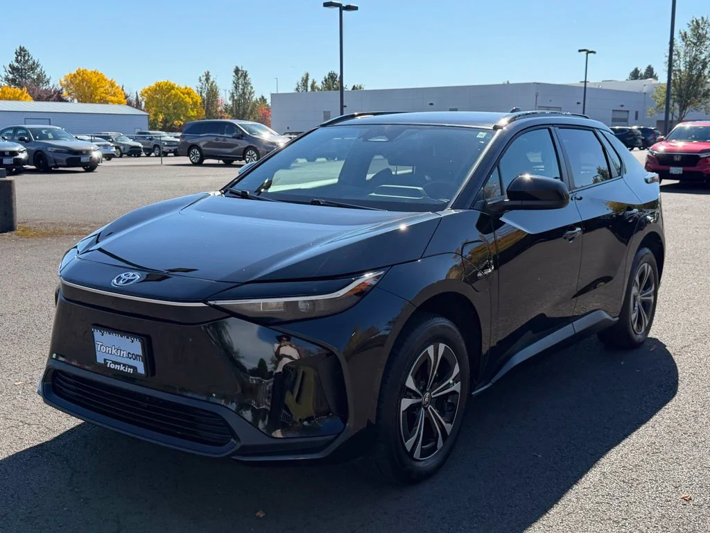 Used 2024 Black Toyota XLE image 4