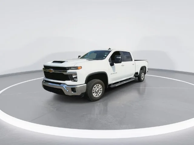 Certified Used 2025 Summit White Chevrolet LT image 4