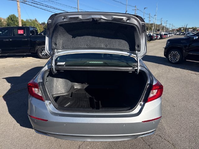 Used 2022 Silver Honda EX-L image 9