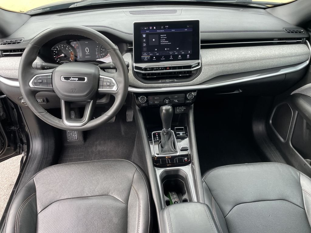 Used 2023 Black Jeep Latitude Lux image 15