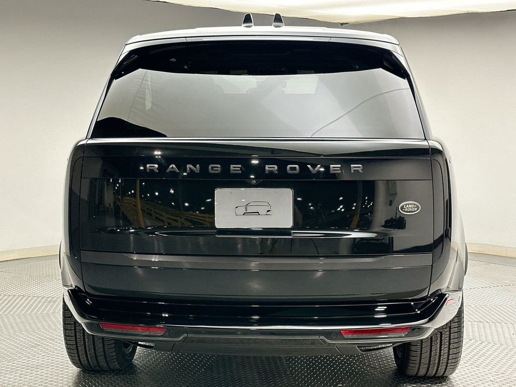 Used 2023 Santorini Black Metallic Land Rover SE image 12