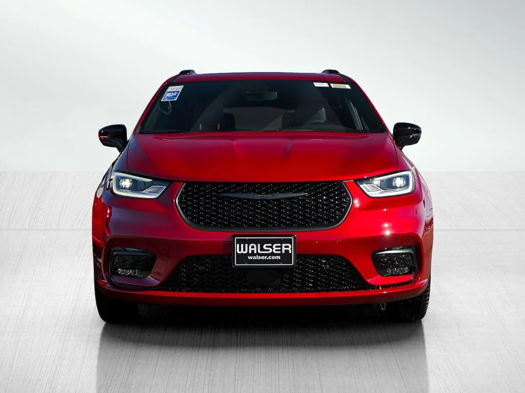 New 2026 Red Hot Pearlcoat Chrysler Limited image 2