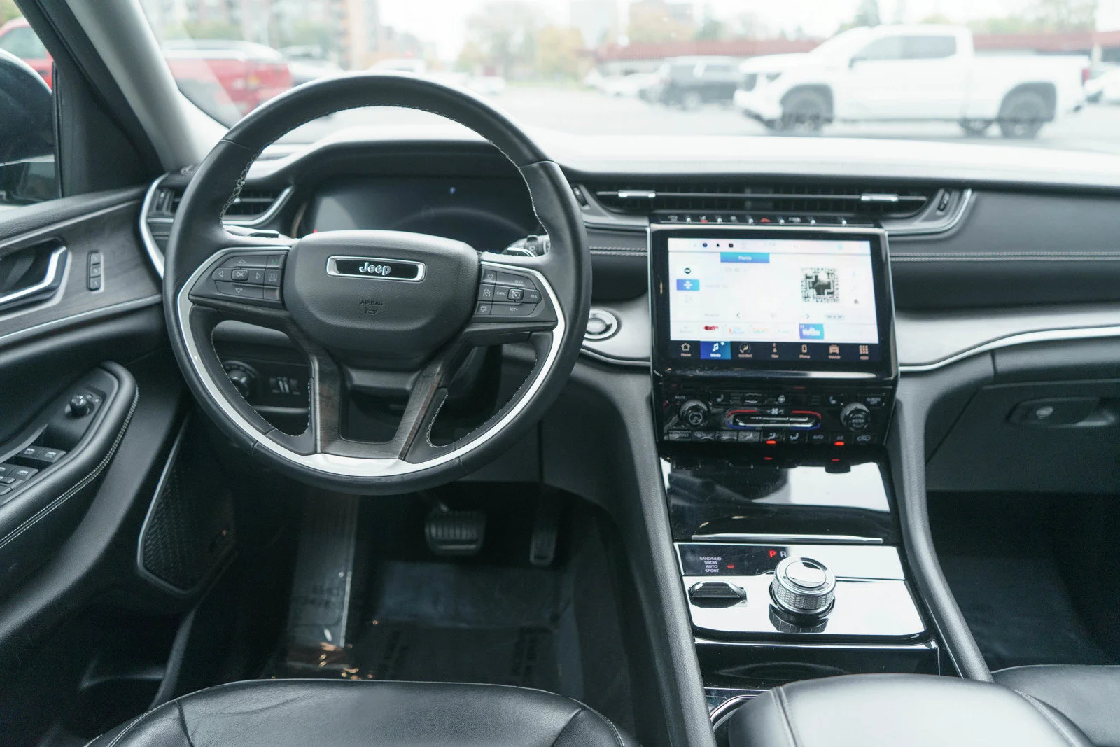 Used 2021 Rocky Mountain Pearlcoat Jeep Limited image 12